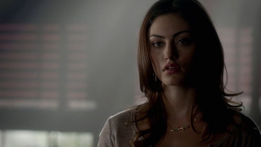 Phoebe Tonkin-Hayley Marshall - The vampire diaries
