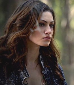 Phoebe Tonkin-Hayley Marshall - The vampire diaries