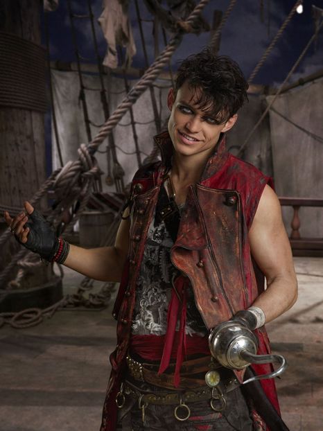 Thomas Doherty-Harry Hook - Descendants