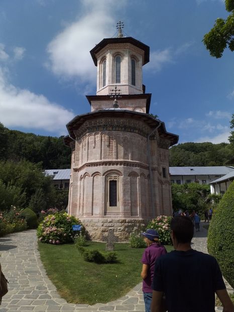  - Mânăstirea Dintr-un Lemn