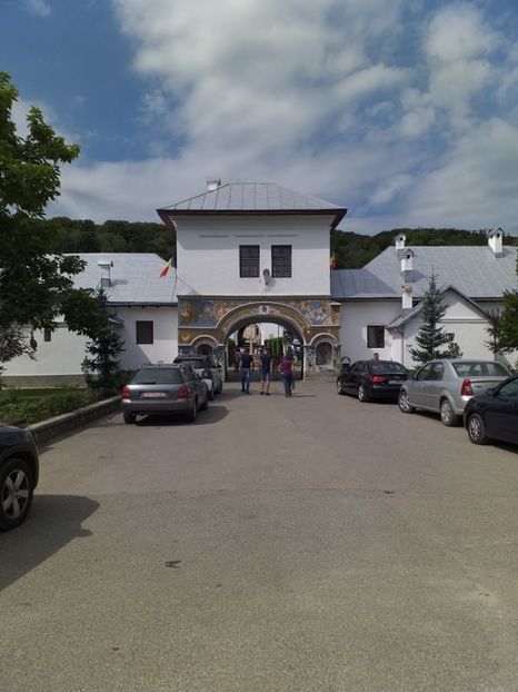  - Mânăstirea Dintr-un Lemn