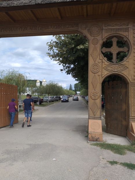  - Mânăstirea Dintr-un Lemn