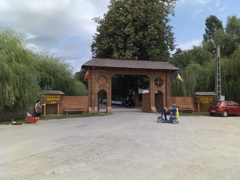  - Mânăstirea Dintr-un Lemn