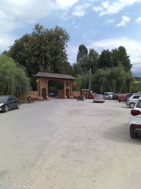  - Mânăstirea Dintr-un Lemn