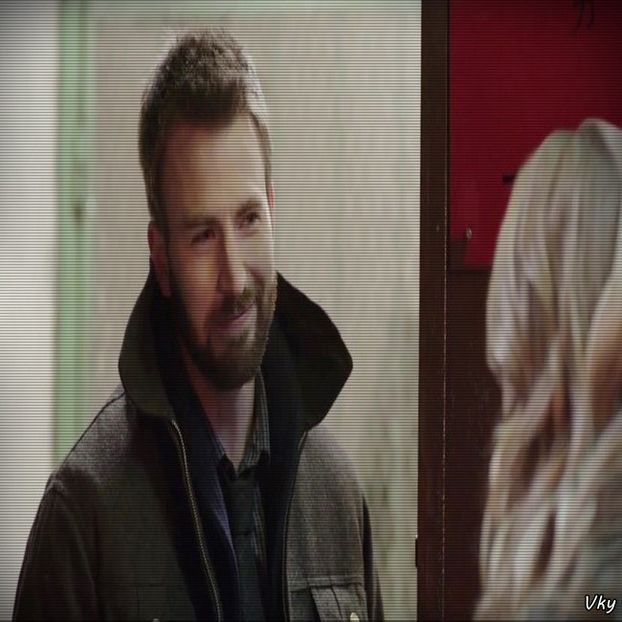 ▬ ❝Mai apropiati? Desi parea ca ne scoatem ochii practic inainte de asta.❞=)))) - Epii 29 _ Put your hands in the air