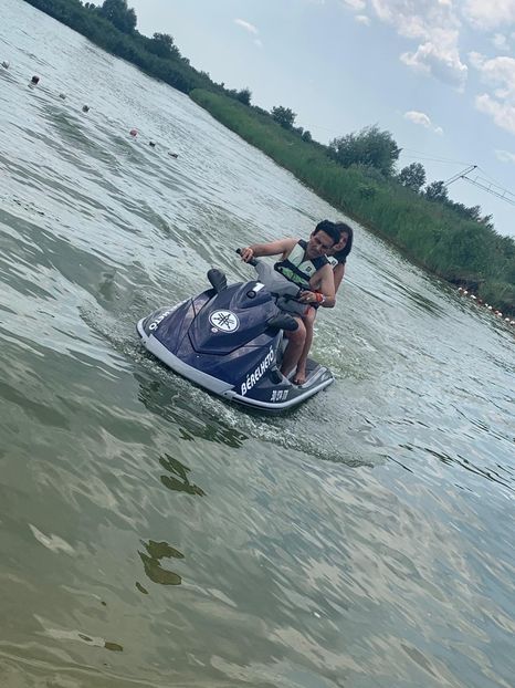 089E33C4-13AD-41A7-AE63-8563CDE9B6C5 - Fami