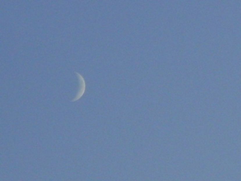 Luna noua in Scorpion - Luna - Soarele si norii - 2