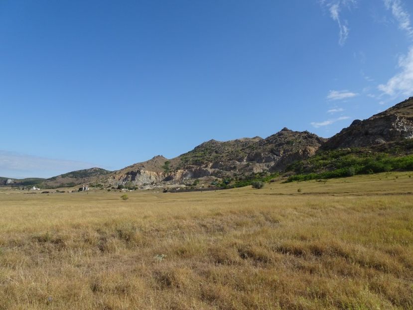  - Muntii Macin - Culmea Pricopanului