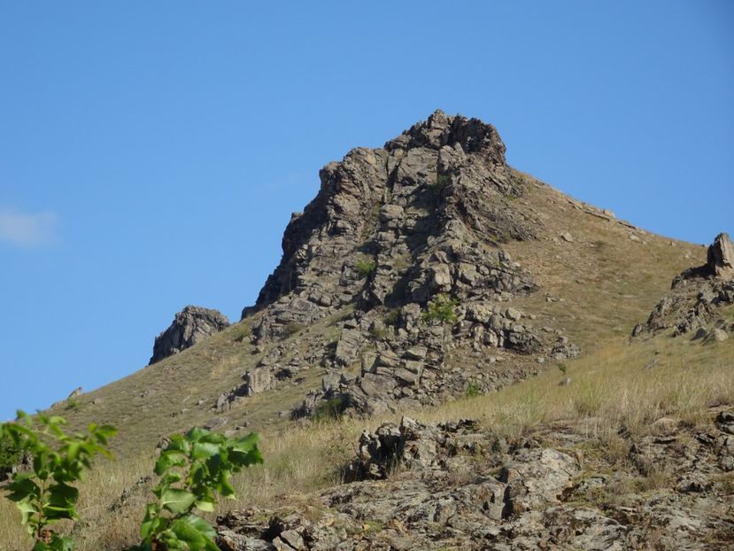  - Muntii Macin - Culmea Pricopanului