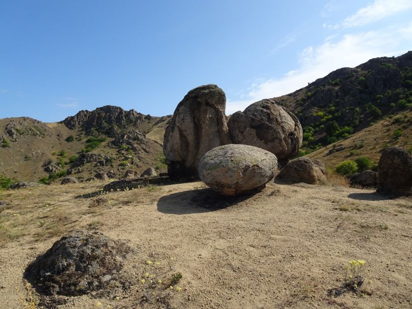  - Muntii Macin - Culmea Pricopanului