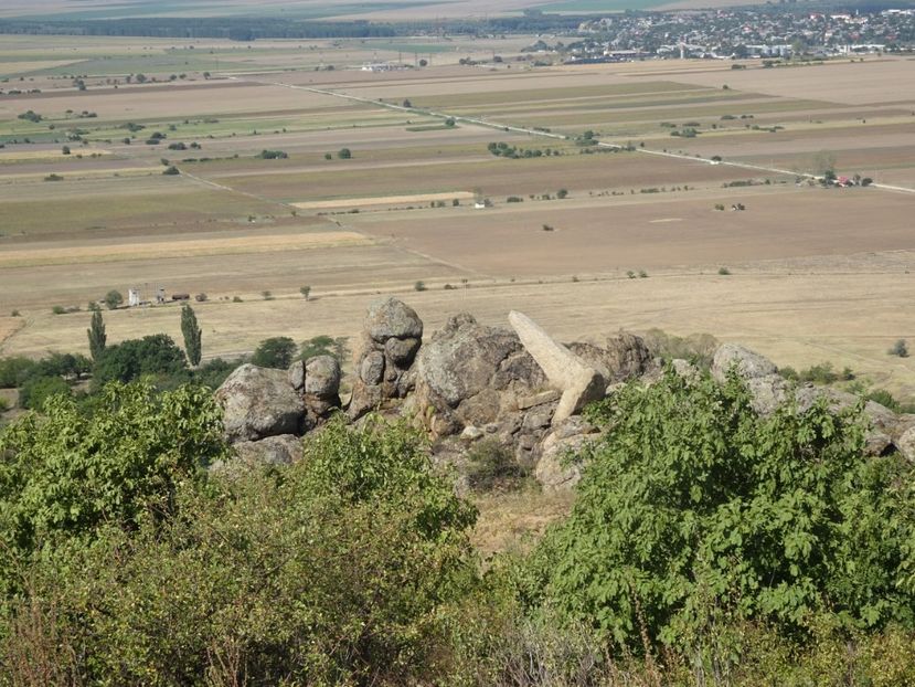  - Muntii Macin - Culmea Pricopanului