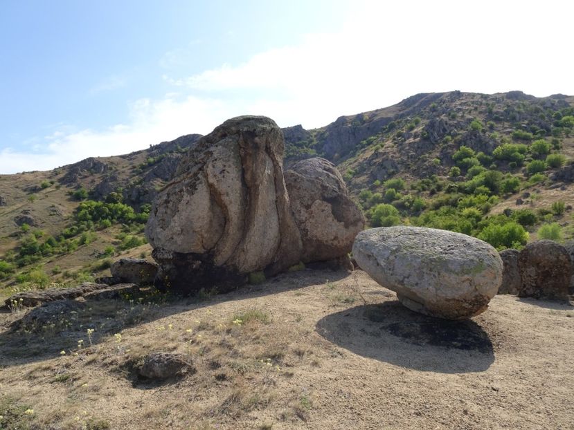  - Muntii Macin - Culmea Pricopanului