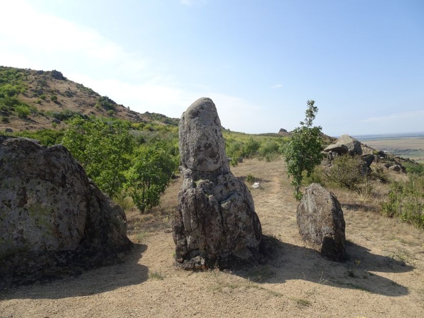  - Muntii Macin - Culmea Pricopanului