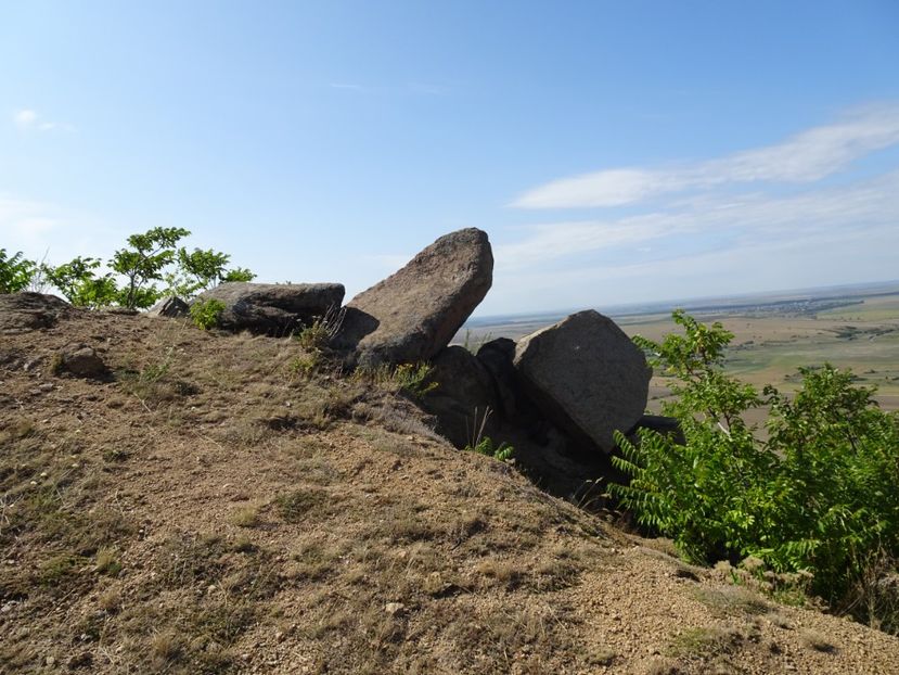  - Muntii Macin - Culmea Pricopanului