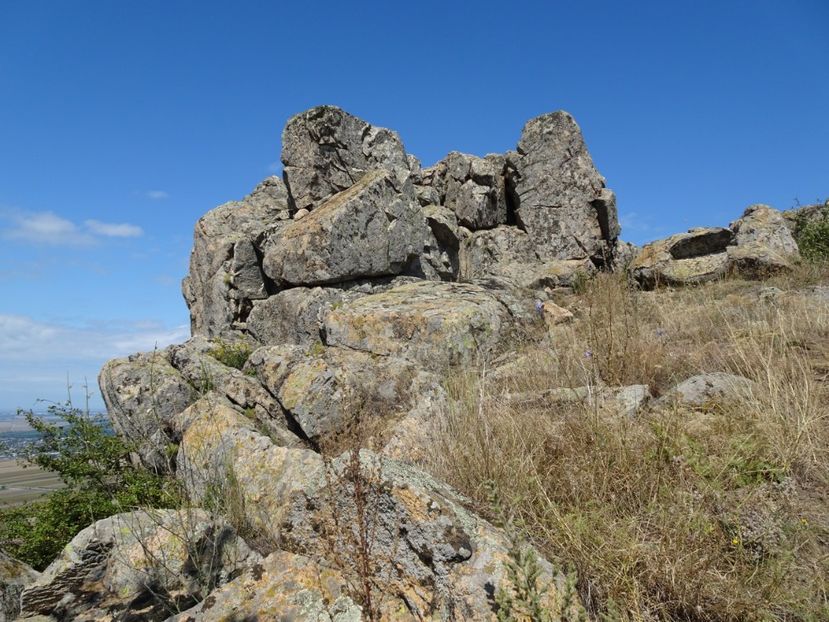  - Muntii Macin - Culmea Pricopanului