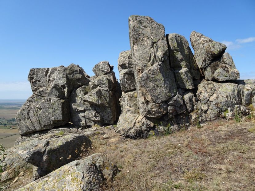  - Muntii Macin - Culmea Pricopanului