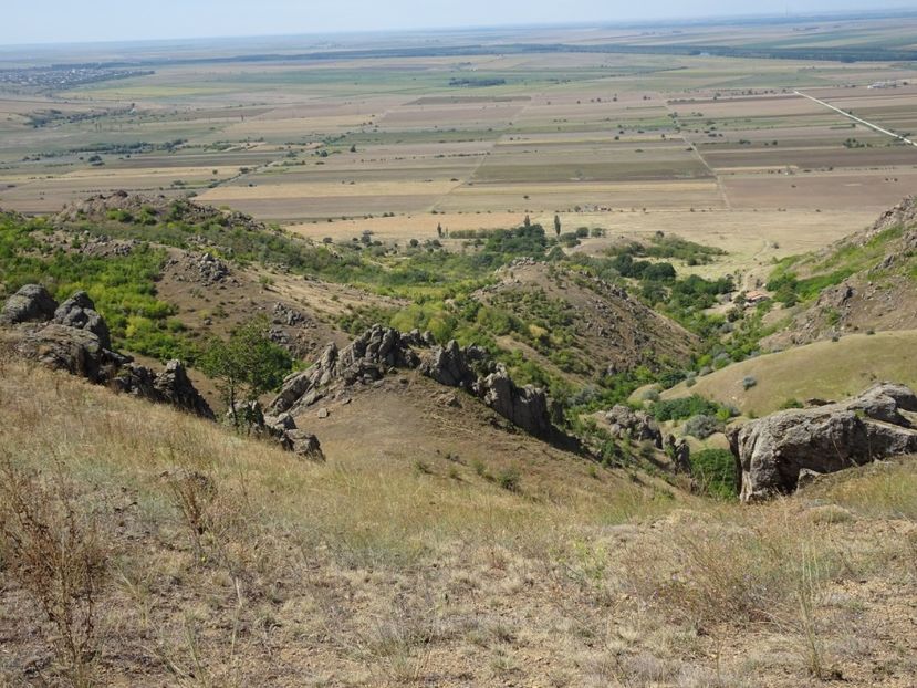  - Muntii Macin - Culmea Pricopanului