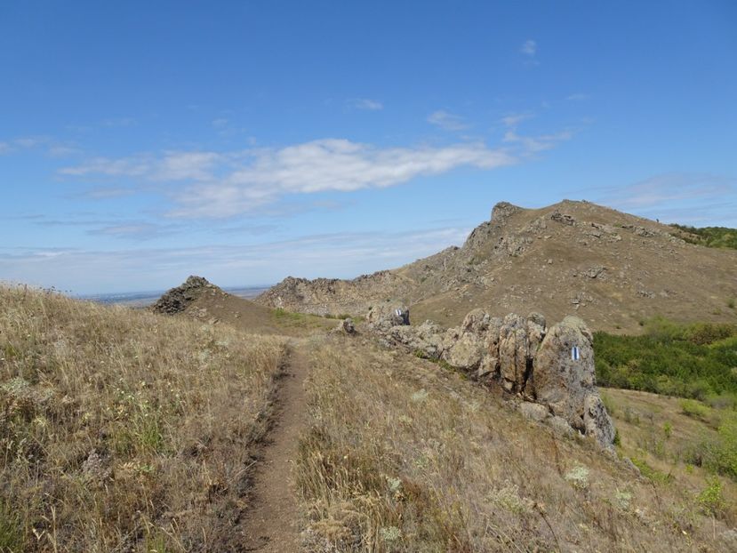  - Muntii Macin - Culmea Pricopanului