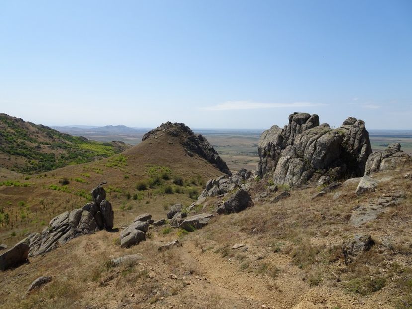  - Muntii Macin - Culmea Pricopanului