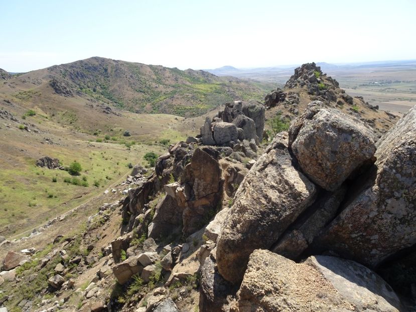  - Muntii Macin - Culmea Pricopanului