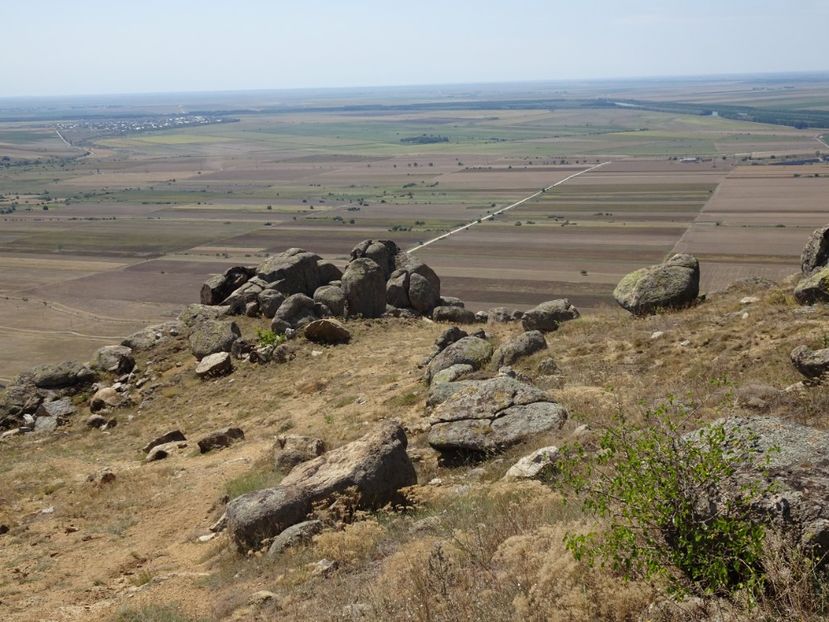  - Muntii Macin - Culmea Pricopanului