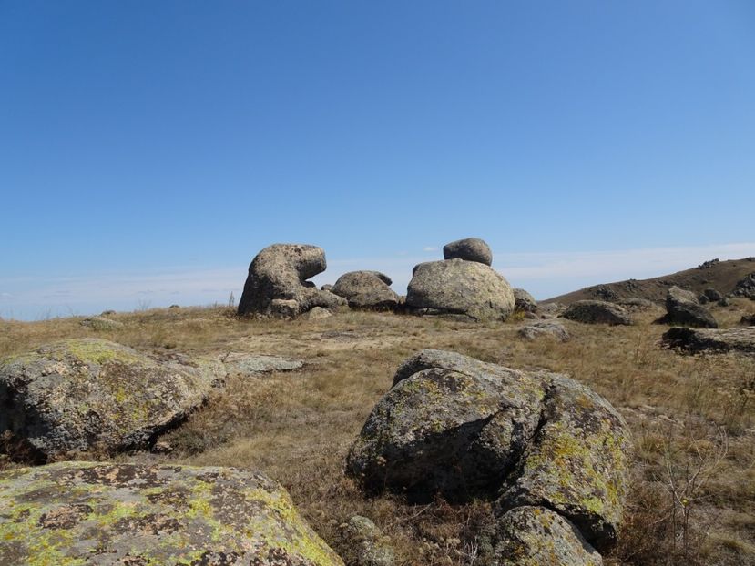  - Muntii Macin - Culmea Pricopanului