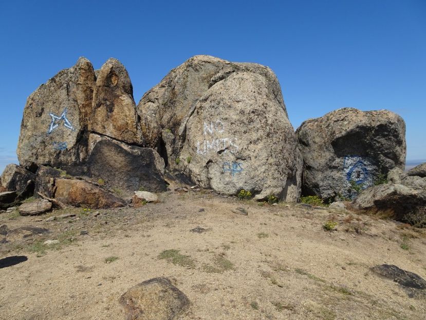  - Muntii Macin - Culmea Pricopanului