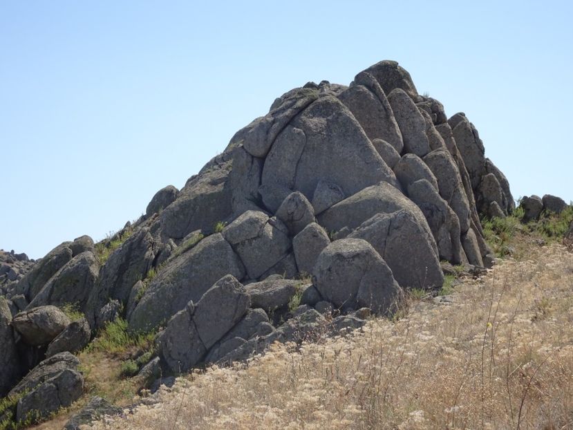  - Muntii Macin - Culmea Pricopanului