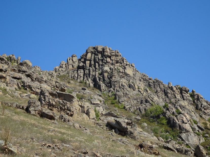  - Muntii Macin - Culmea Pricopanului