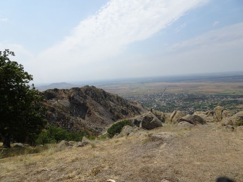  - Muntii Macin - Varful Tutuiatu