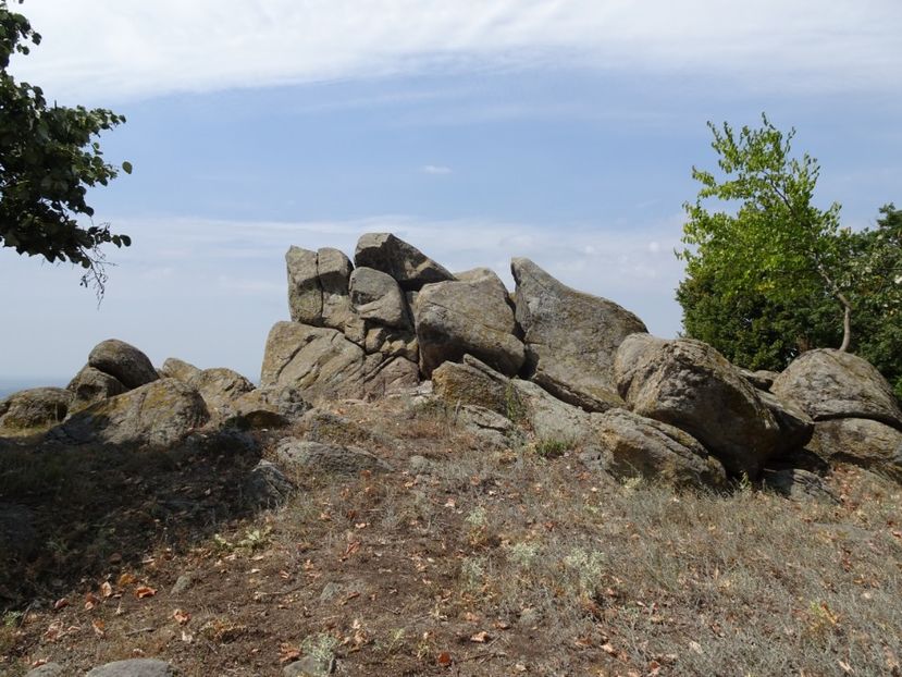  - Muntii Macin - Varful Tutuiatu