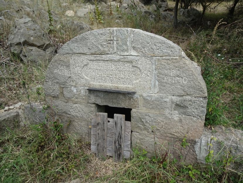  - Muntii Macin - Varful Tutuiatu