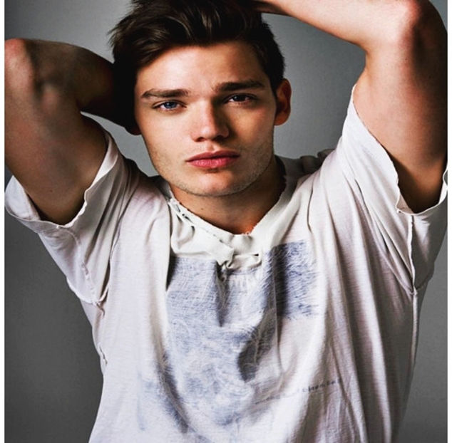 ̷♡̷ ⍮αιηяσʇιƖαɔ⑇eyes٦̷ O ține pe Rose de mână cumva, cum poate și-l salută din cap pe Rick - ep17 xOne chance nd I fcked it up