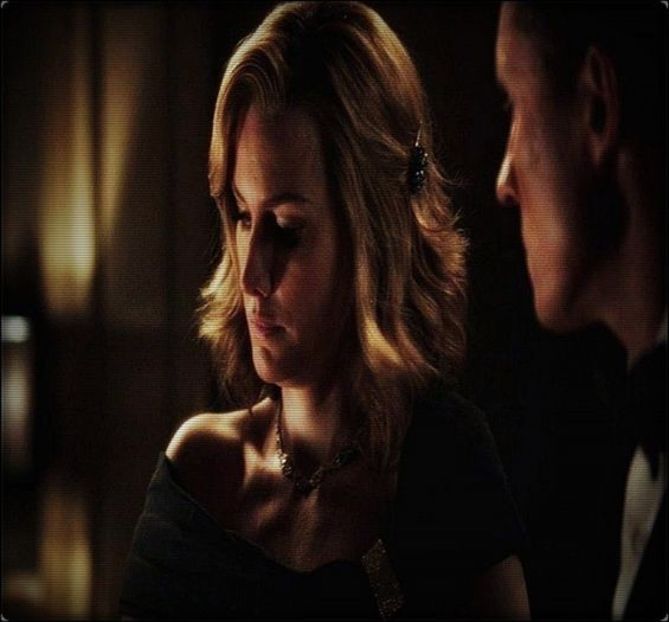 ▬ Il imbratiseaza la randul ei si zambeste scurt. ❝Sa nu te inveti, nu se stie cand mai vin.❞=)) - ep17 xOne chance nd I fcked it up