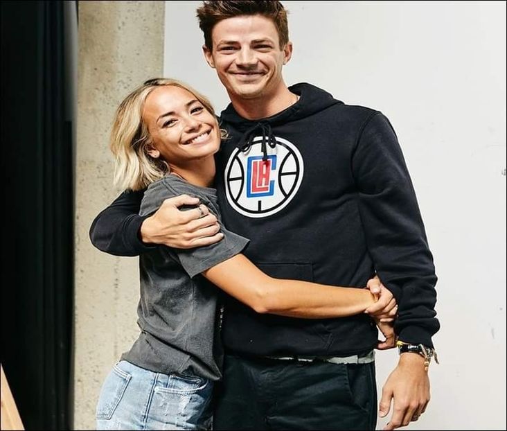 ⤑ʀคყօʄ ˢᵘᶰˢʰᶤᶰᵉ☀️┊# se uita la connor..se uita la chris..la anna si tot asa( - ep17 xOne chance nd I fcked it up