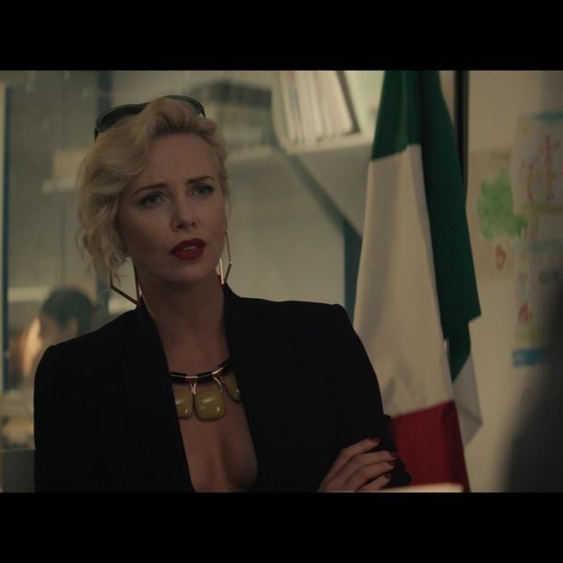 ▬ Se uita lung la Con socata, fara sa stie cum sa reactioneze. - ep17 xOne chance nd I fcked it up