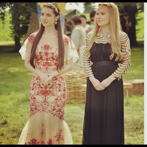 ━ Un geamăt scurt îi părăsește gura când îi mușcă buza, ca mai apoi să surâdă. ❞Mi-am cam - ep17 xOne chance nd I fcked it up