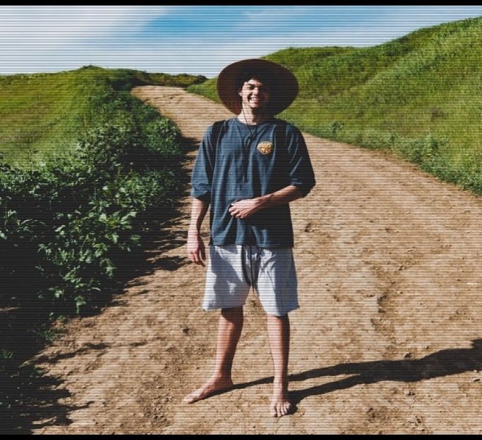 ༄nɇᶥfɇłɨƀȺŧȺ♡ ─ ❞O pizza picantă și sunt mulțumit.❞ Se așează între picioarele ei, despărțindu- - ep17 xOne chance nd I fcked it up