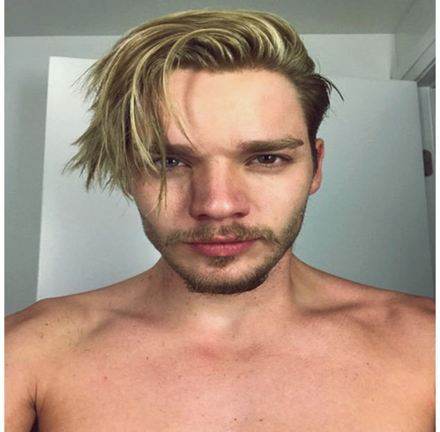 ̷♡̷ ⍮αιηяσʇιƖαɔ⑇eyes٦̷ Își șterge nasul de umărul ei și râde. O pupă pe cap iar apoi se lasă pe - ep17 xOne chance nd I fcked it up