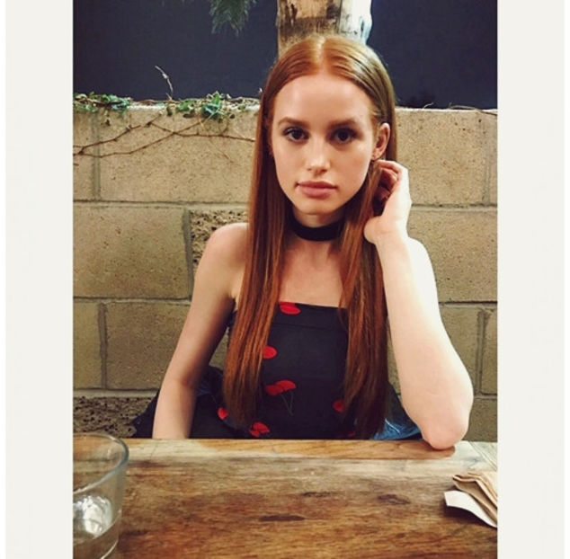 ̷♡̷ ⍮αιηяσʇιƖαɔ⑇eyes٦̷ Zâmbește slab și-i răspunde la sărut, venind peste el dar cu grijă că nu - ep17 xOne chance nd I fcked it up