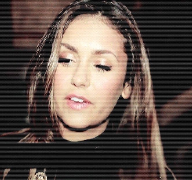 — Ia repede o cutie de pizza si o aseaza pe picioarele ei, desfacand apoi o doza de - ep17 xOne chance nd I fcked it up