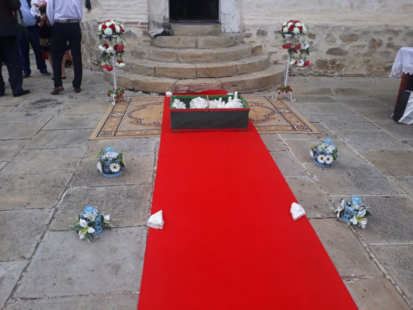  - Sectiunea 1C-Porumbei albi pentru evenimente