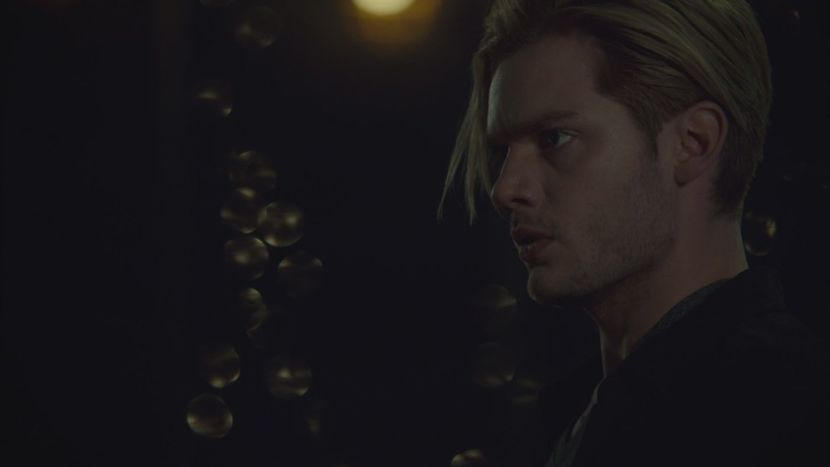 S03E04_220 - Shadowhunters Season 3