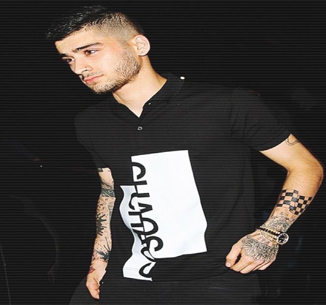 — Informația pe care o primește din partea acesteia îi cauzează arcuirea uneia dintre - 01 Resisting a rough temptation