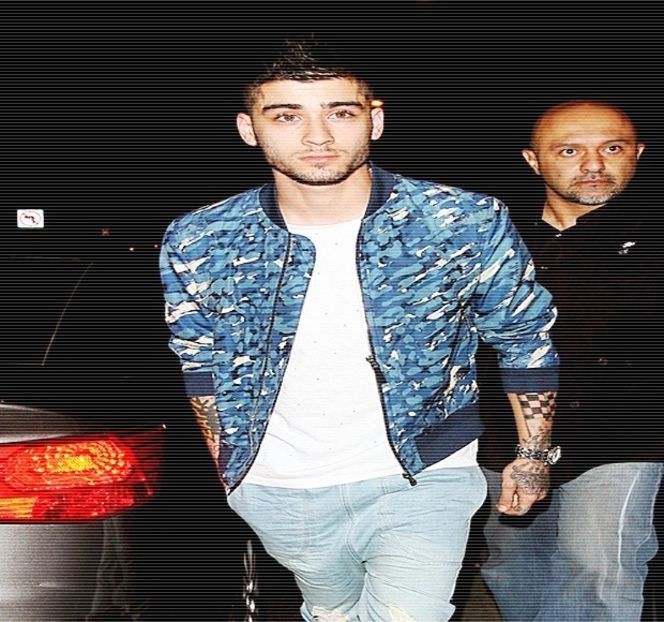 — Desemna în totalitate pe el, capul și-l apleacă timp de câteva secunde odată cu exprimarea - 01 Resisting a rough temptation