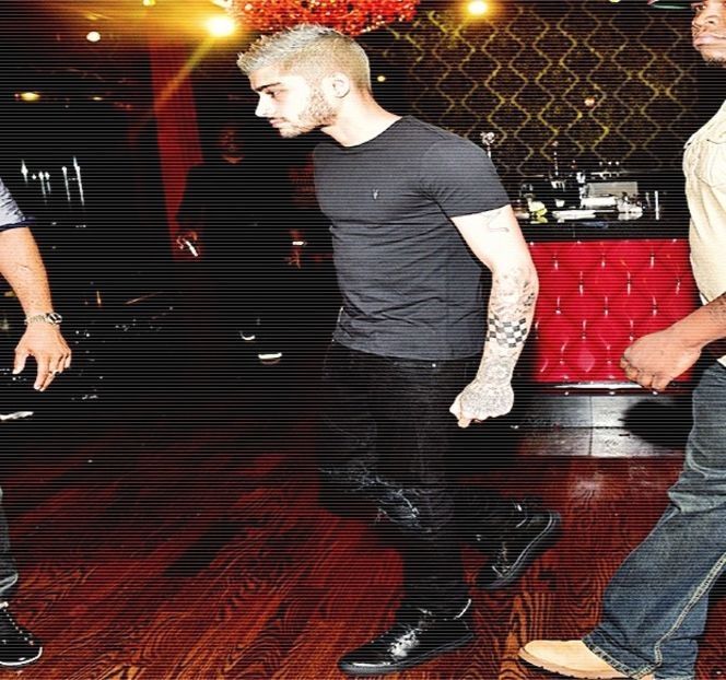 — Cum să se manifeste. “C.. îhm.. Când? S-a întâmplat?” Deși rostește respectiva întrebare, - 01 Resisting a rough temptation