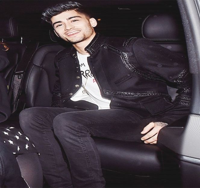 — De tine după o vreme, dar se întâmpla ca numărul tău să aparțină unui bărbat însurat - 01 Resisting a rough temptation