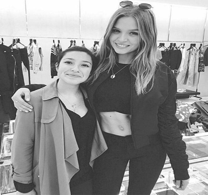 — Se întoarce numaidecât, diminuând din nou distanţa. „Şi tu mi-ai lipsit.” Îl informează - 01 Resisting a rough temptation