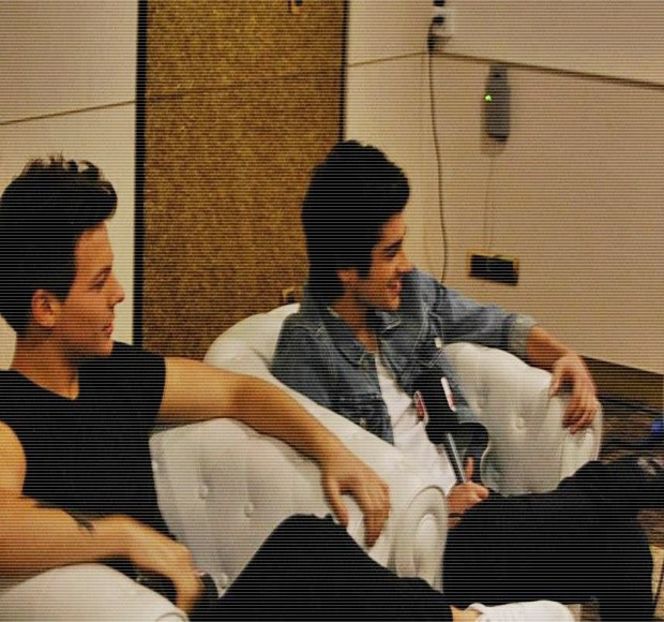 — Câteva dintre secundele nesemnificative şi le rezervă doar pentru a ajuta la deschiderea - 01 Resisting a rough temptation