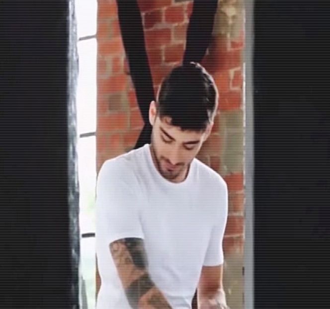 — Jachetei șervețelul pe care mult doritul număr de telefon exista. Nu avusese timpul necesar - 01 Resisting a rough temptation